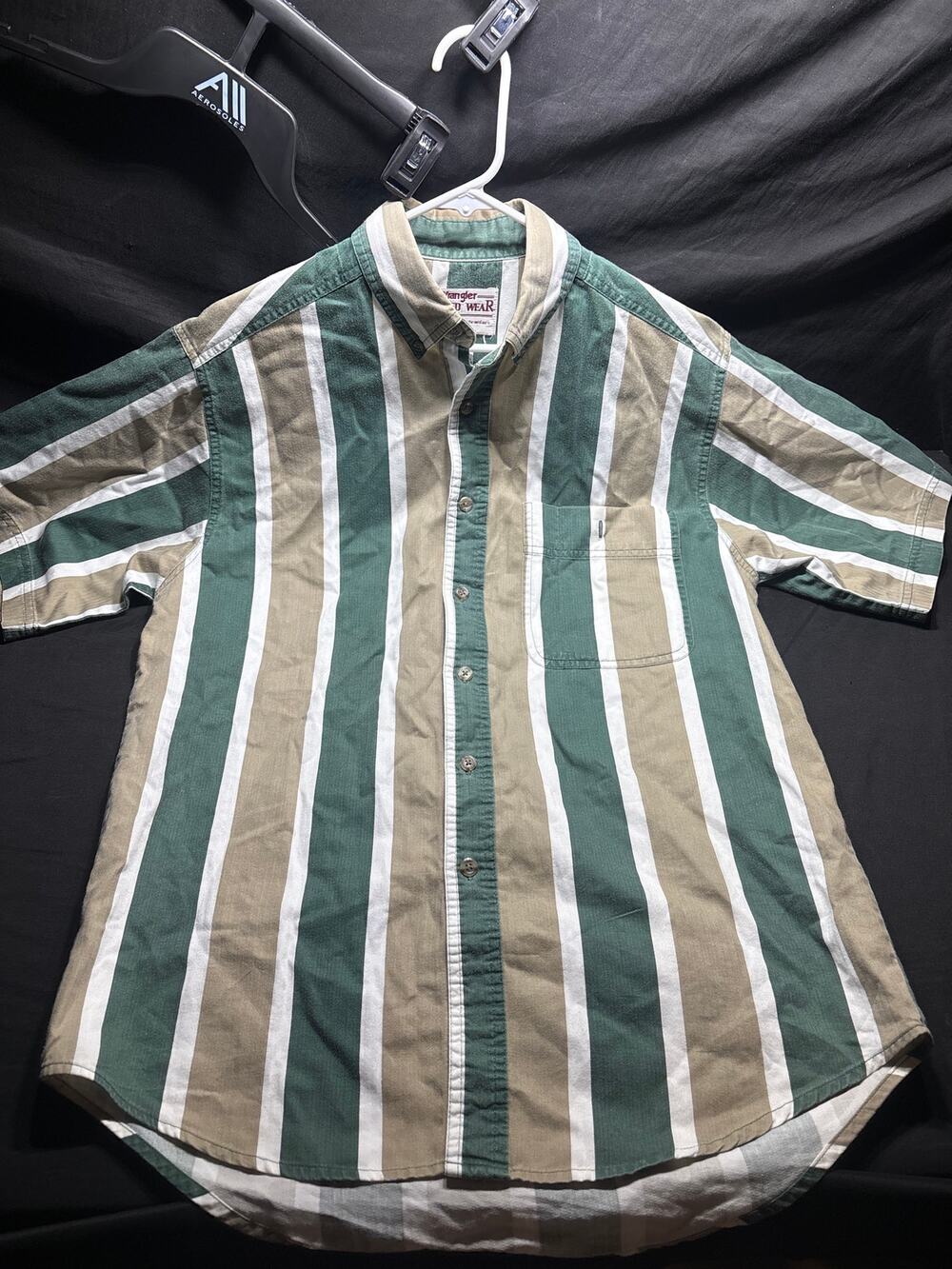 Vintage Wrangler Rugged Wear Short Sleeve Button Up Shirt Mens Med Striped Green